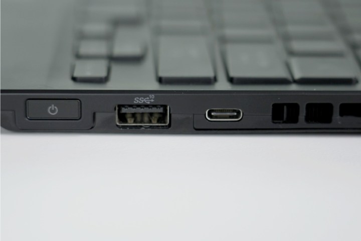 The ports of the ROG Flow X13.