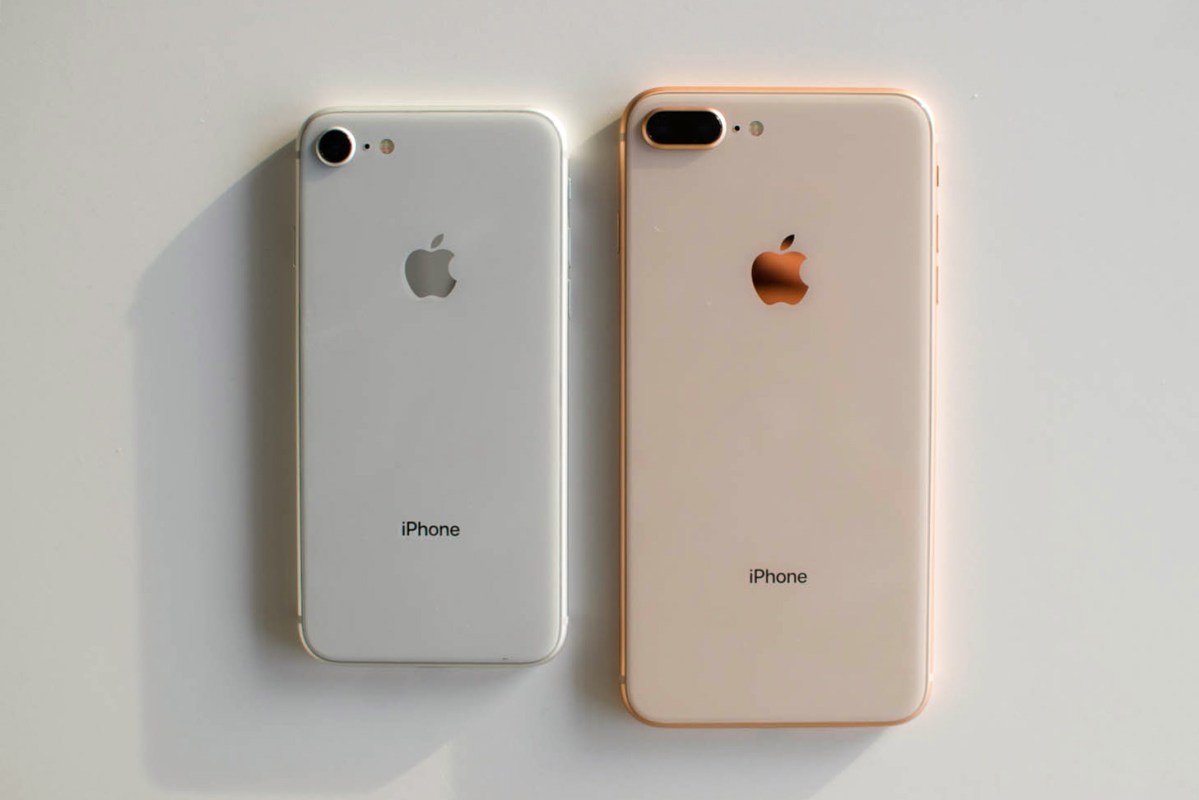 Apple iPhone 8 review duo center
