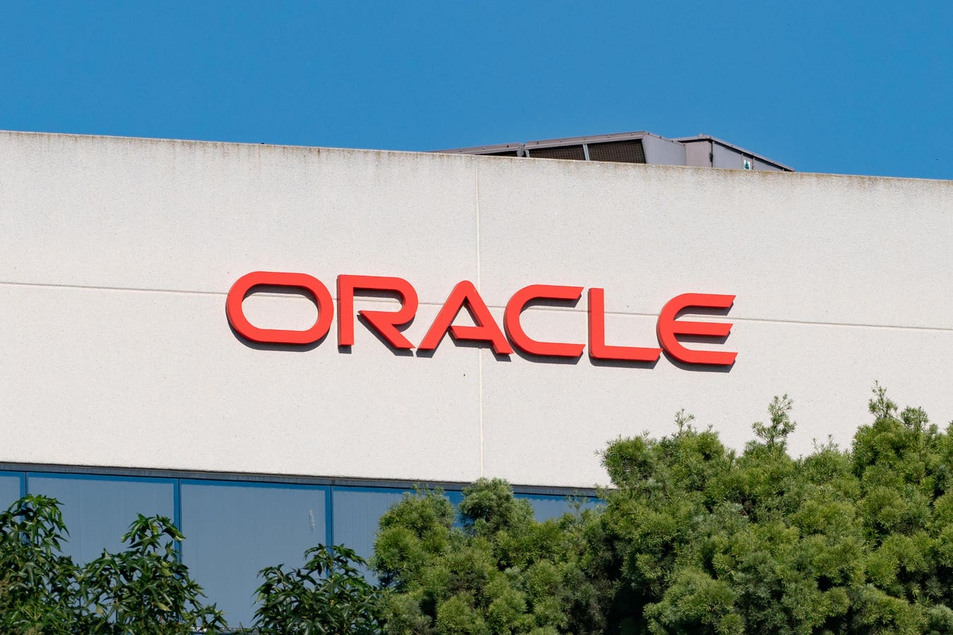 Oracle Добавляет Автоматизацию и Искусственный Интеллект в Глобально Распределенную Базу Данных