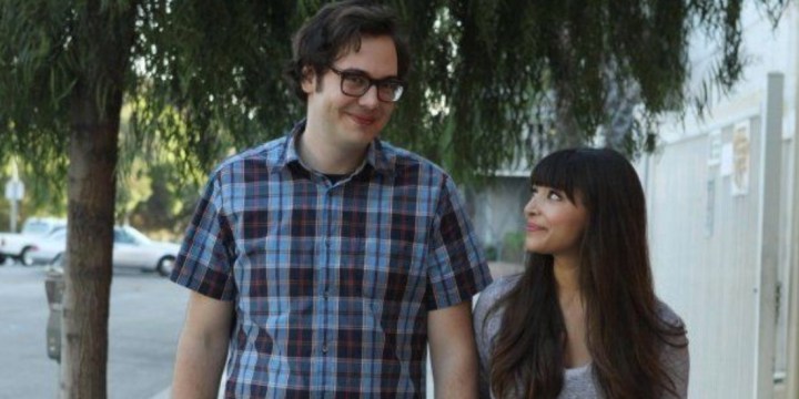 Robby walks with Cece on the sidewalk in New Girl