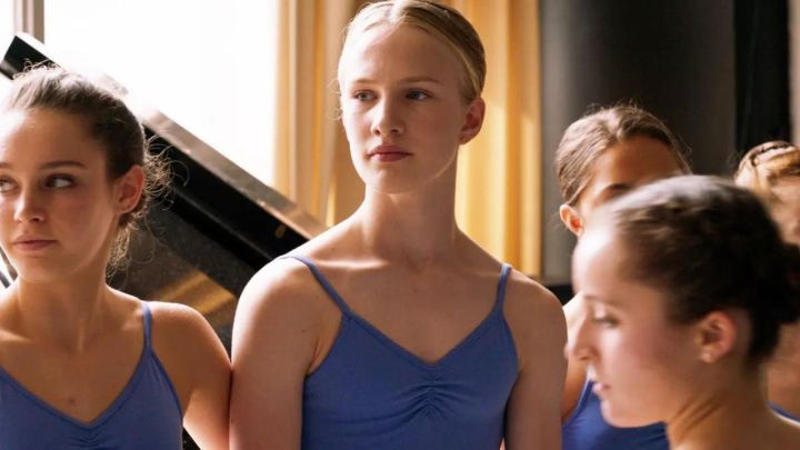 Victor Polster as Lara in a ballet class in the 2019 movie Girl.