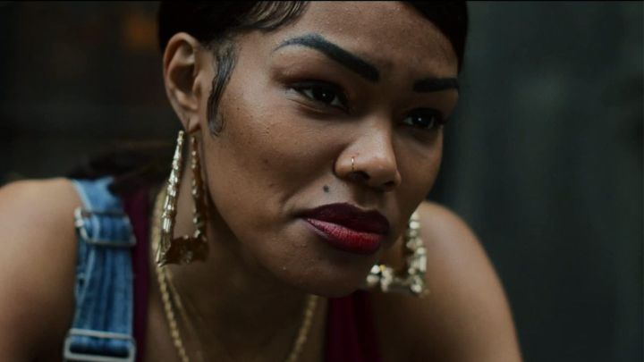 Teyana Taylor as Inez de la Paz looking intently off camera in A Thousand and One.