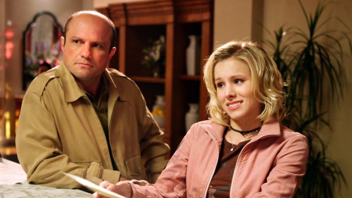 Enrico Colantoni and Kristen Bell in Veronica Mars