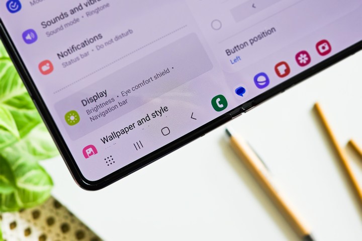 Samsung Galaxy Z Fold 5 navigation bar and taskbar on the inner display.