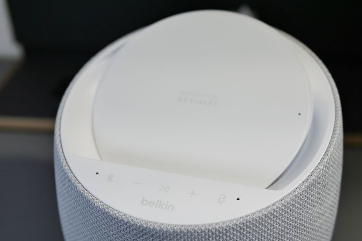 Belkin SoundForm Elite Hi-Fi top closeup