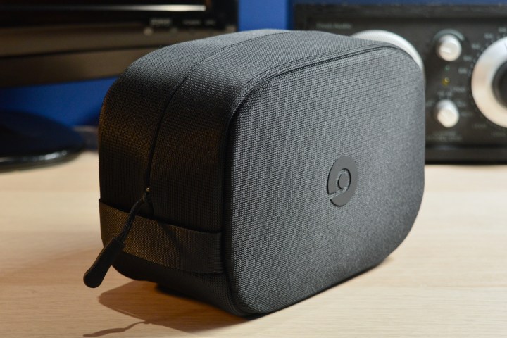 Beats Studio Pro travel case, horizontal.