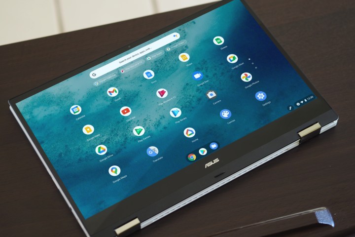 Asus Chromebook Flip C536 tablet fold.