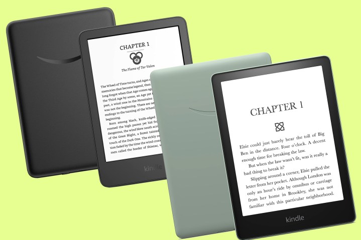 Renders of the Amazon Kindle (2022) and Kindle Paperwhite (2021).