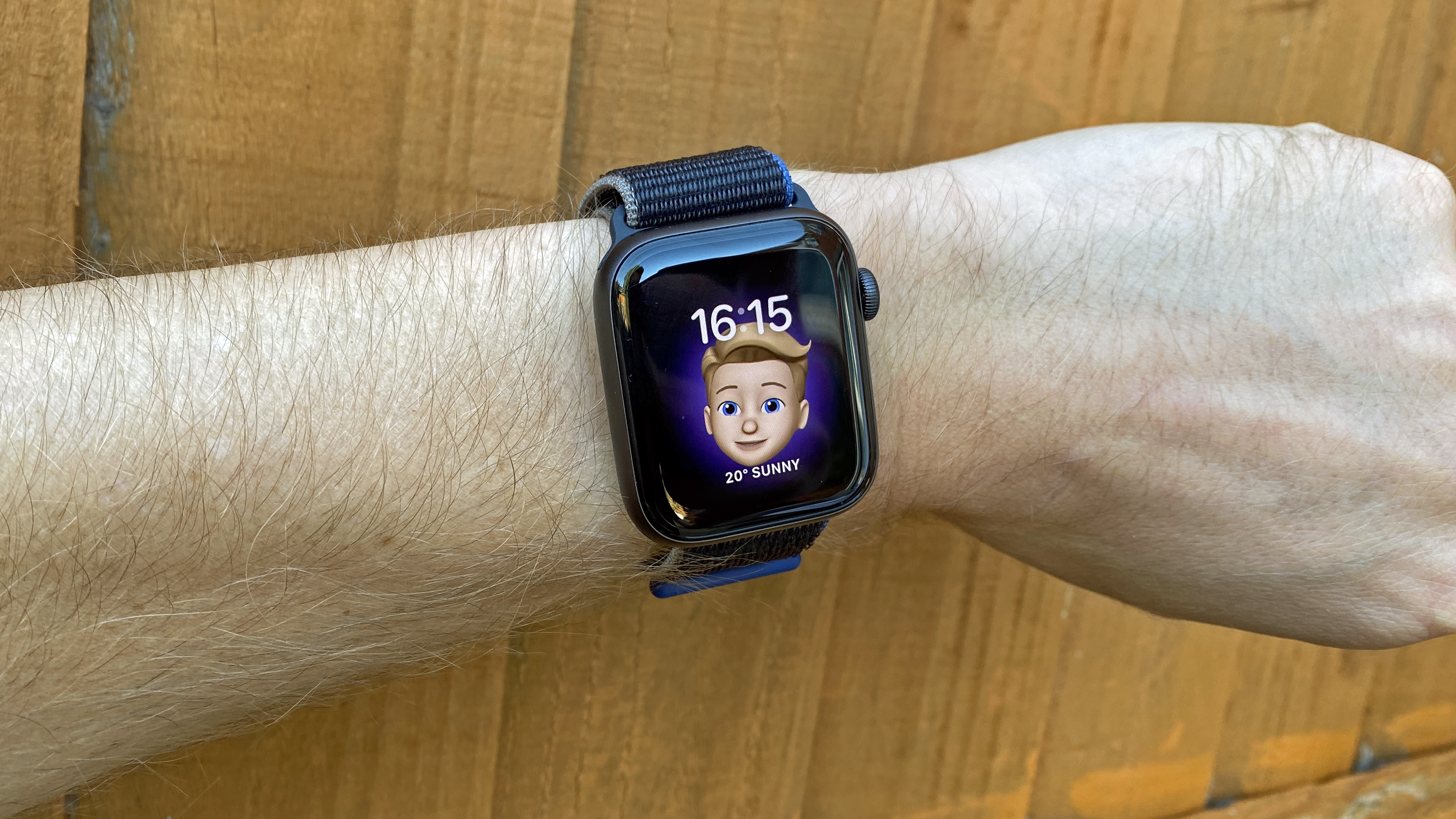 Apple Watch SE review: the smartwatch's Memoji watch face