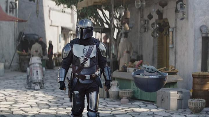 A screenshot from The Mandalorian of Din Djarin.