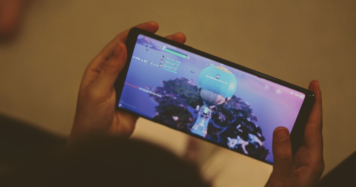 9 Tips to Help You Win Fortnite Battles on a Smartphone