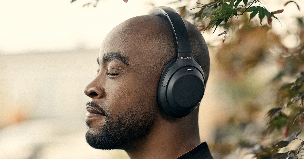 13 things to consider when buying headphones for someone else