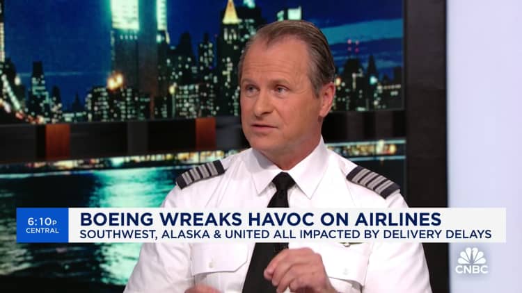 FAA необходимо провести расследование в отношении авиакомпаний и мастерских технического обслуживания, а не только Boeing, говорит капитан. Деннис Тайер